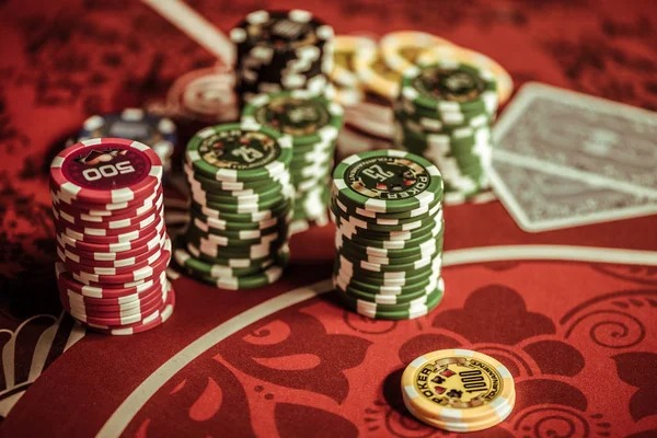 Teen Patti card game interface on pso777 mobile showing three-card hand, dealer position, and betting controls
